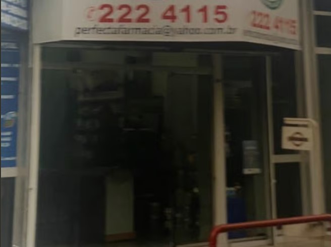 A loja com o telefone 222-4115, nos primeiros anos